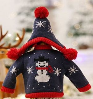 Trui en muts blauw met sneeuwpop voor fles